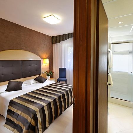 Hotel Eros Lignano Sabbiadoro Exterior foto