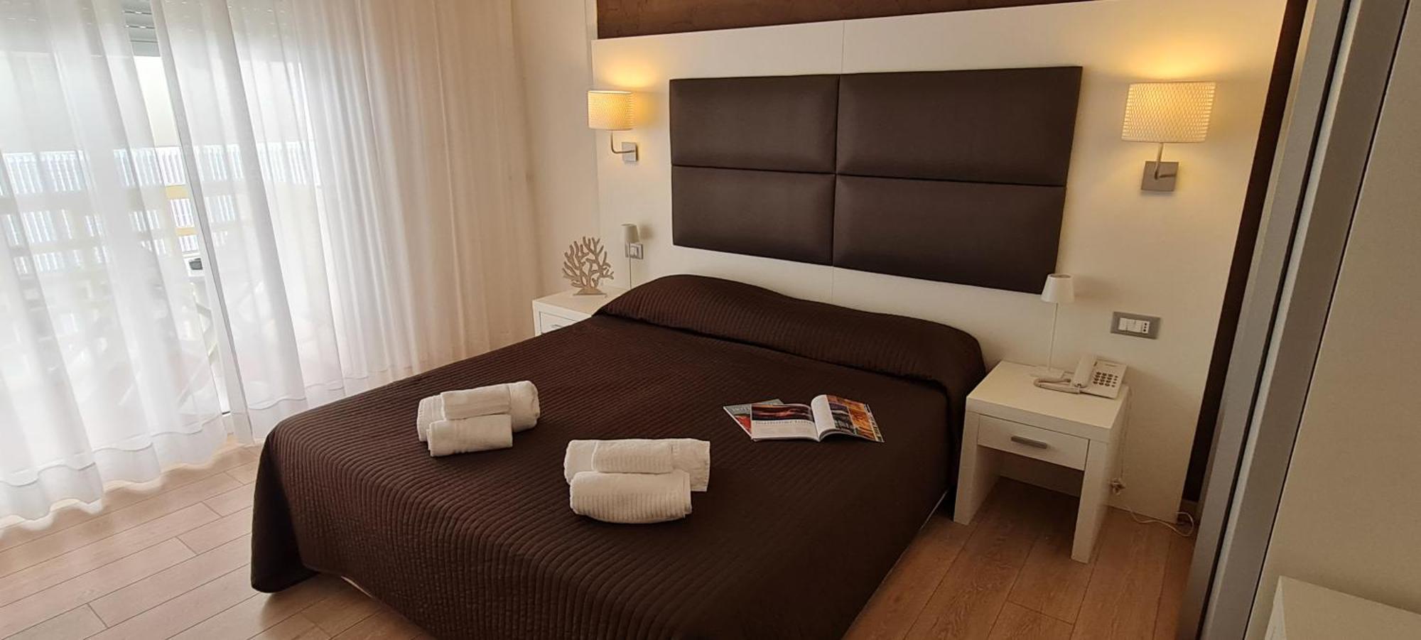 Hotel Eros Lignano Sabbiadoro Exterior foto