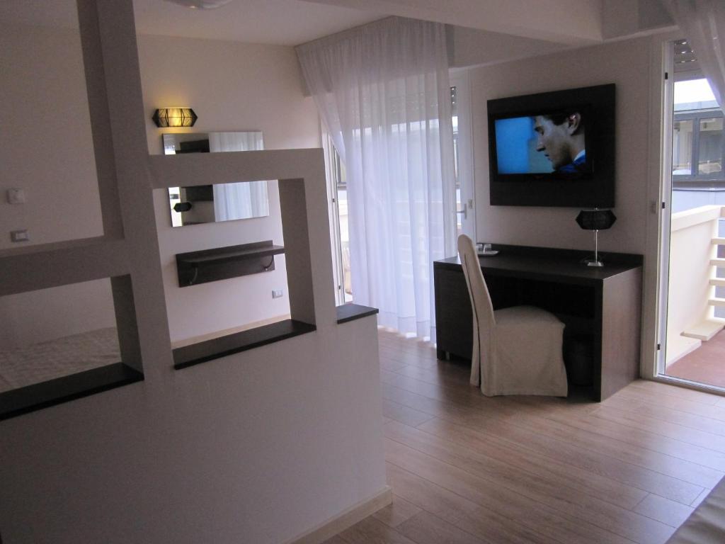 Hotel Eros Lignano Sabbiadoro Exterior foto