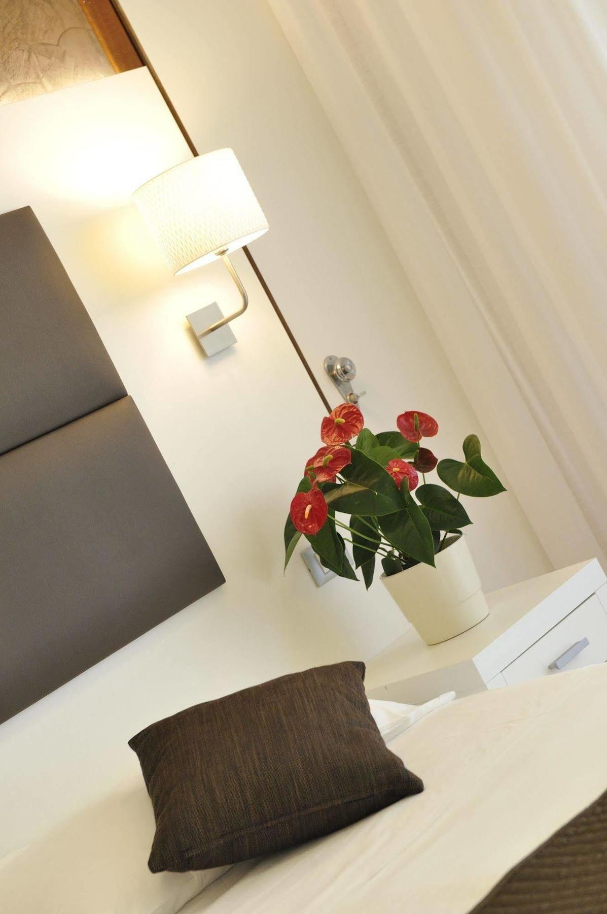 Hotel Eros Lignano Sabbiadoro Exterior foto